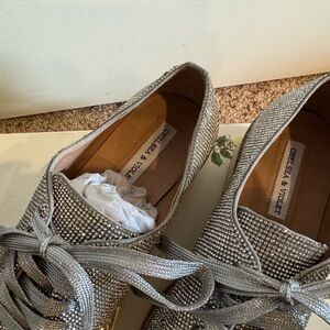 Chelsea & Violet Silver Women's Shoes
